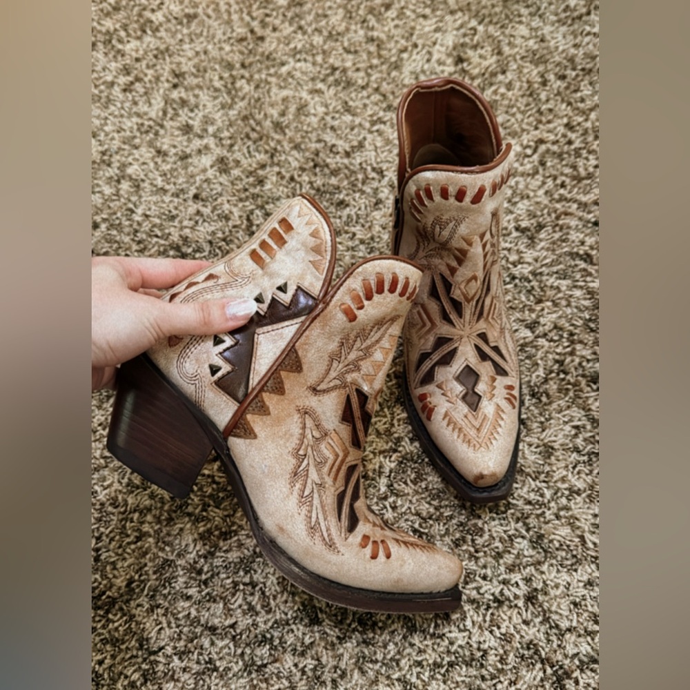 Ariat Booties
